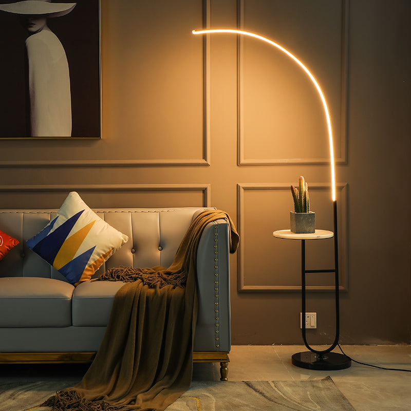 Minimalist Vertical Lamptable