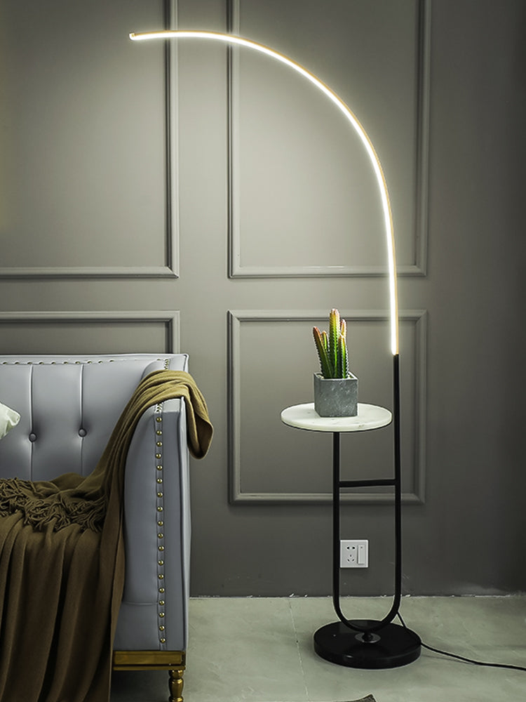 Minimalist Vertical Lamptable